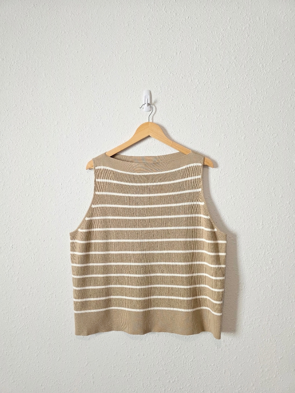 Banana Republic Neutral Striped Boatneck Tank XXL